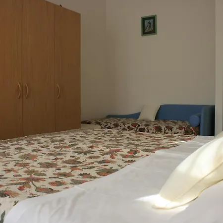 Oda ve Kahvaltı Ortensia 3*